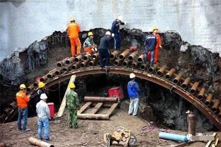 榆林隧道钢花管支护案例